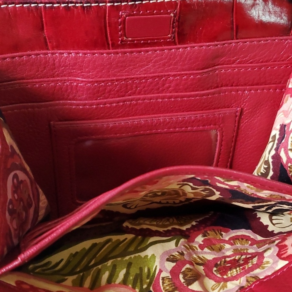 Brighton Vintage Red Croc-Embossed Crossbody  Bag 8 X 8 With Charm - Picture 5 of 8